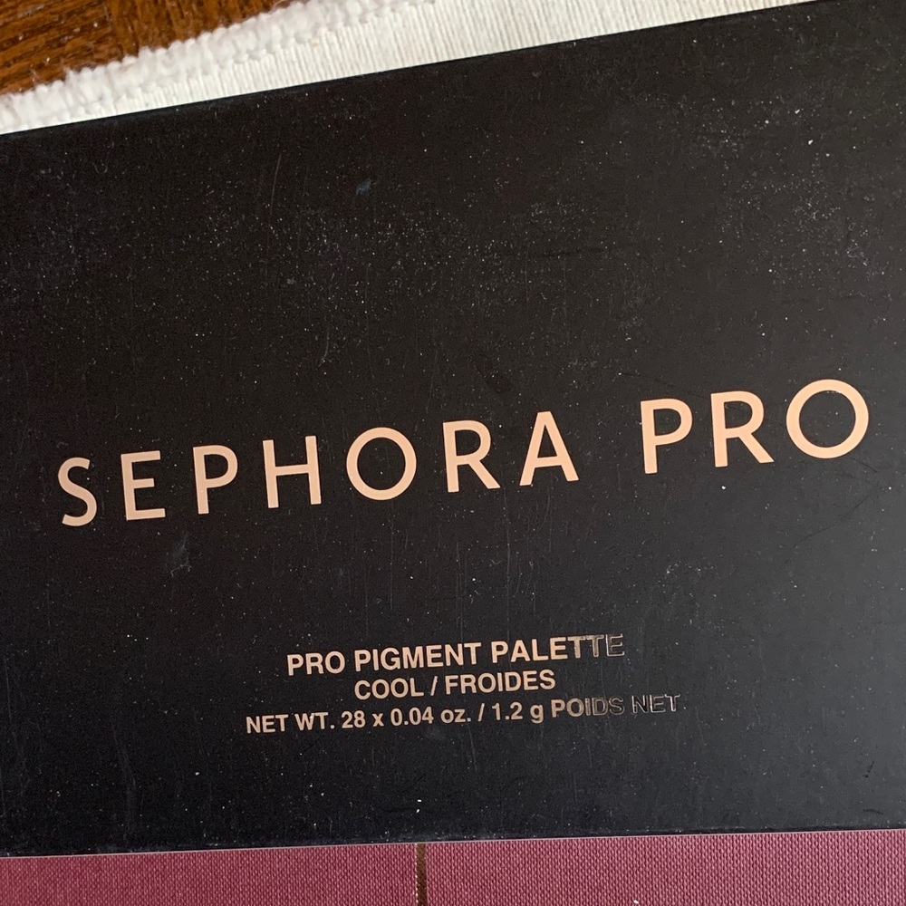 Sephora Pro Cool Pigment Palette in Black and Gold